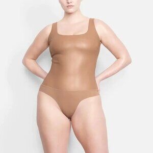 NWT SKIMS Scoop Neck Sienna Wet Jersey Thong Bodysuit Women's Large L
